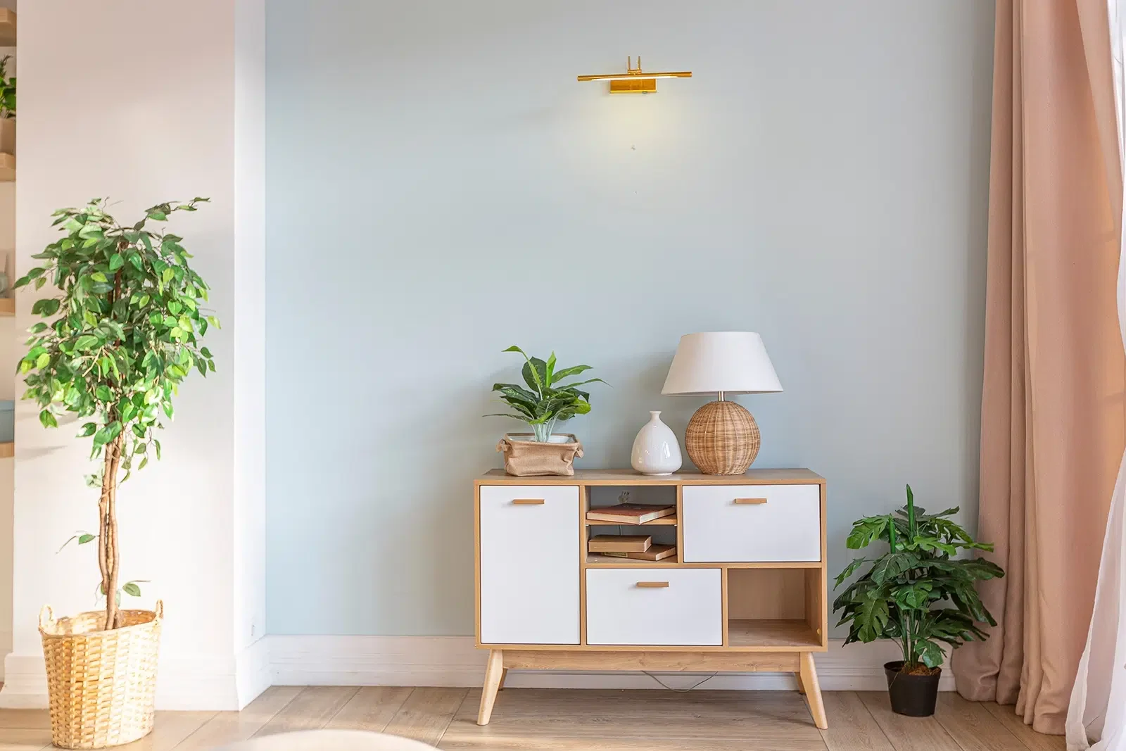 A beautiful room resulted by using interior painting planning services by Coast of Paint on the Central Coast, NSW